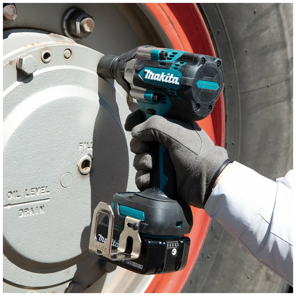 Гайковёрт MAKITA DTW700