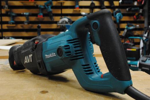 Сабельная пила MAKITA JR3070CT